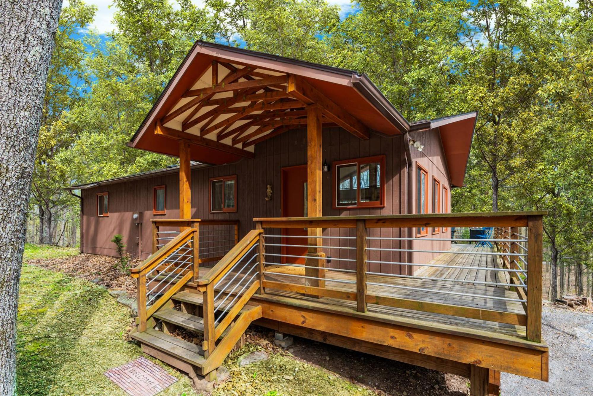 Chalet W Hot Tub, Large Deck, Grill, & Fast Wifi Berkeley Springs Dış mekan fotoğraf