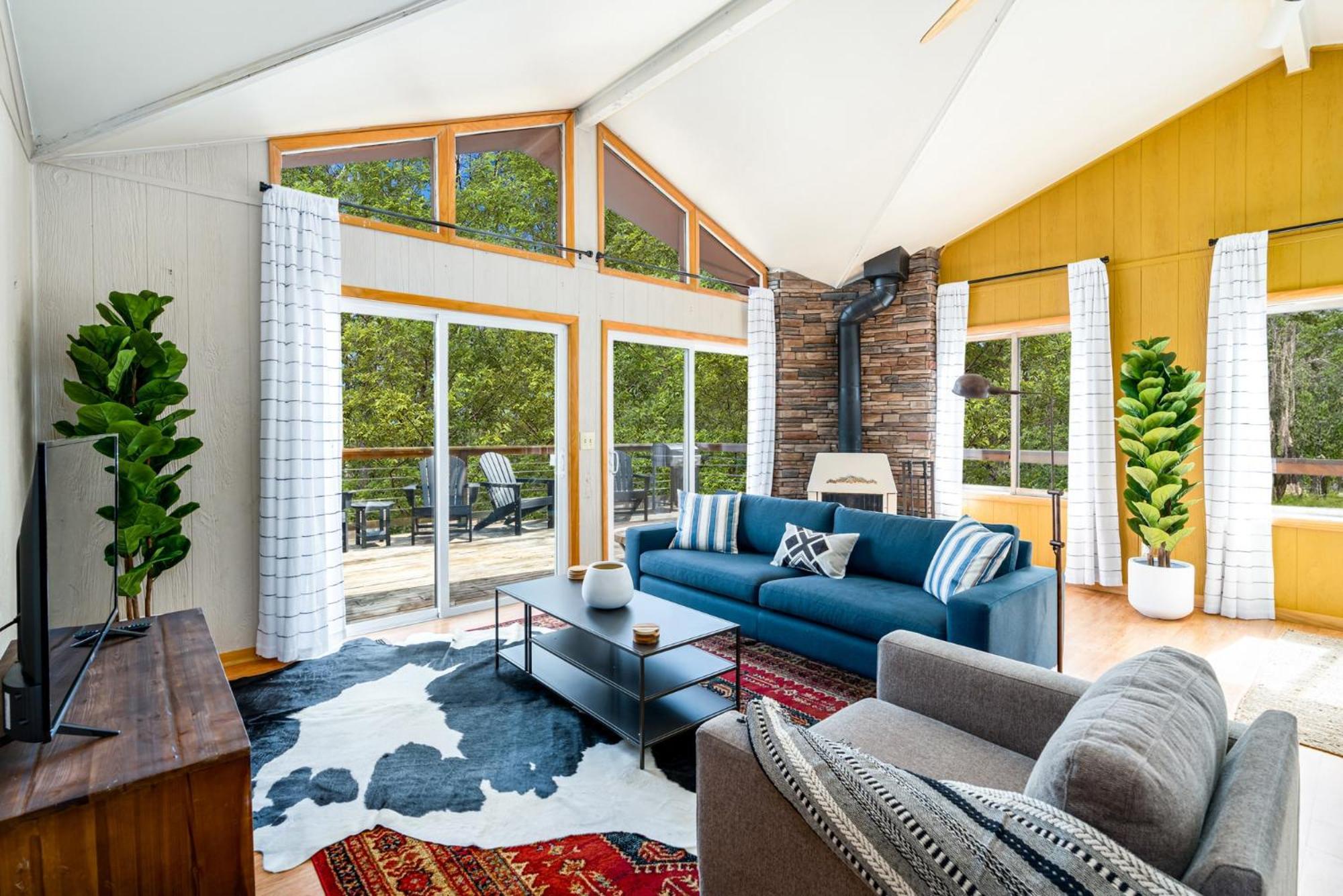 Chalet W Hot Tub, Large Deck, Grill, & Fast Wifi Berkeley Springs Dış mekan fotoğraf